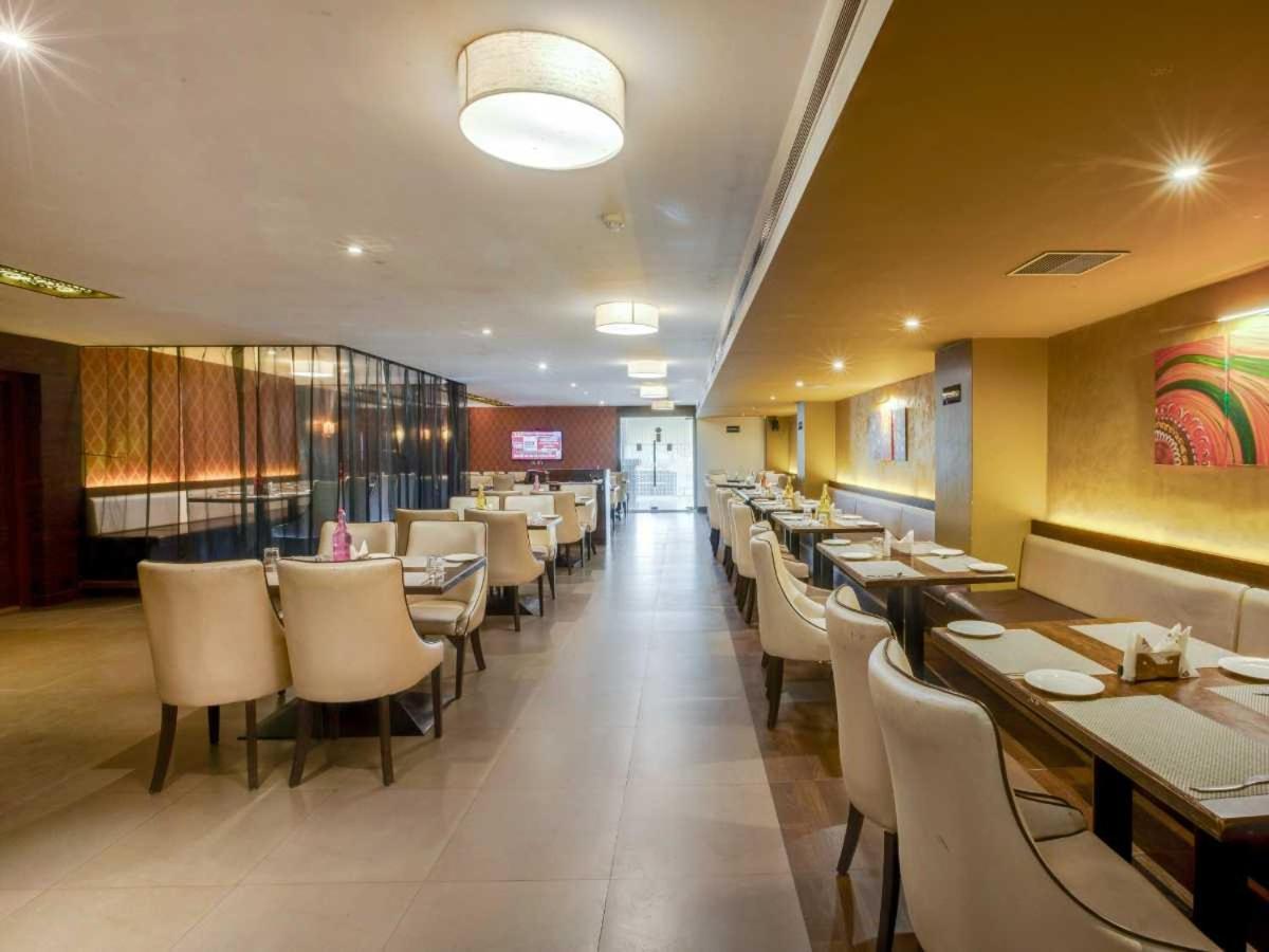 Hotel Sandstone Inn Lucknow Dış mekan fotoğraf