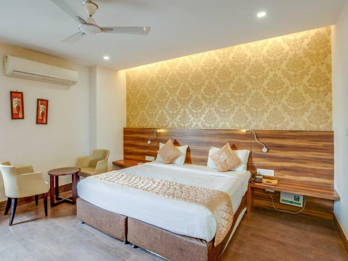 Hotel Sandstone Inn Lucknow Dış mekan fotoğraf