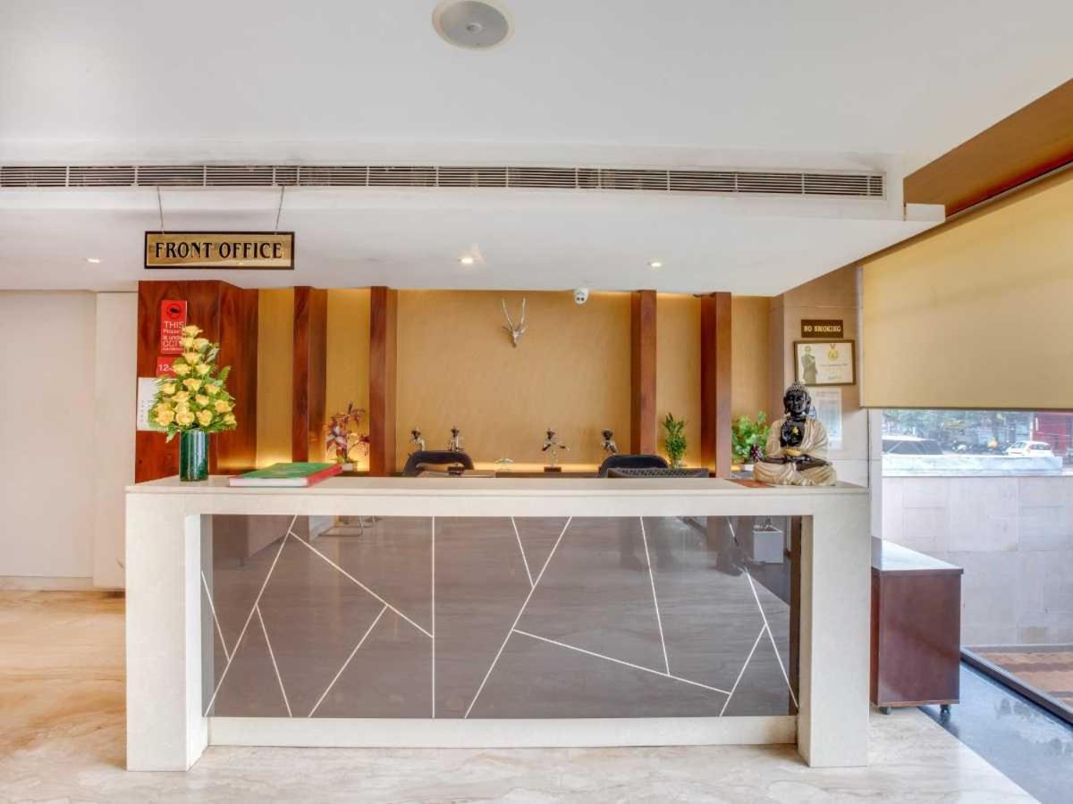 Hotel Sandstone Inn Lucknow Dış mekan fotoğraf